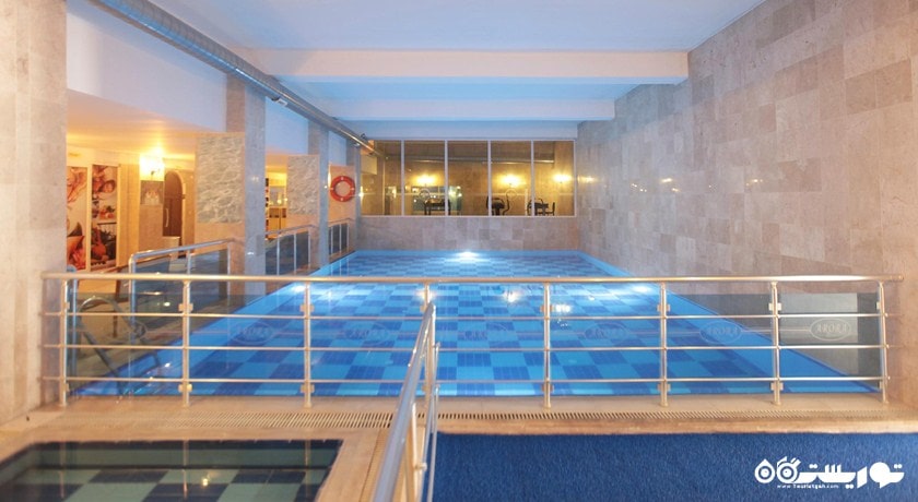 استخر سرپوشیده هتل آرورا